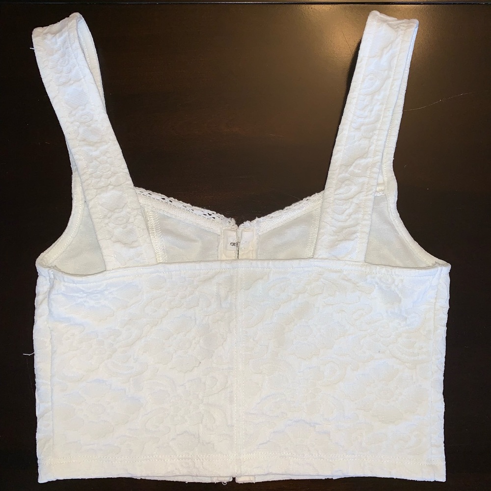 White crop top/bralette